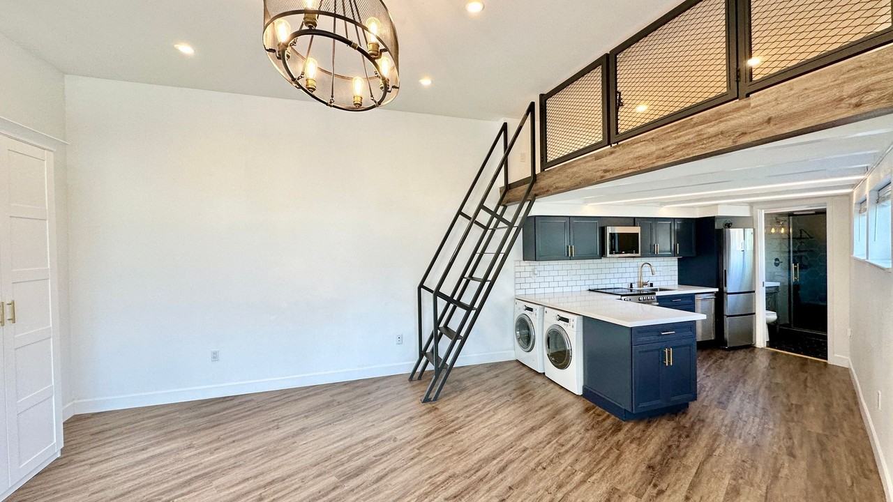 6029 Market St - Photo 4 of 11