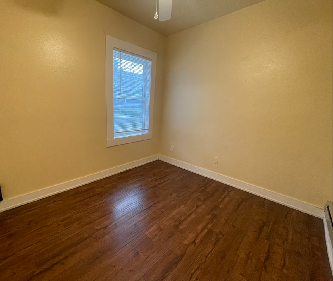 808 N 15th St - Photo 2 of 8