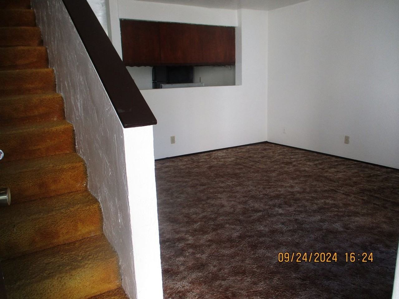 1122 Ruby Ct - Photo 2 of 12
