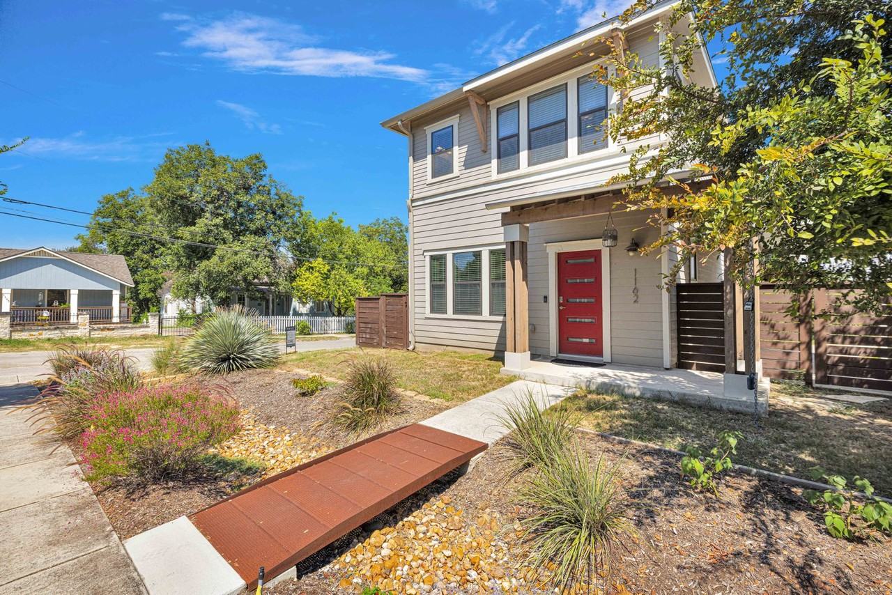 1162 N Olive St - Photo 2 of 29