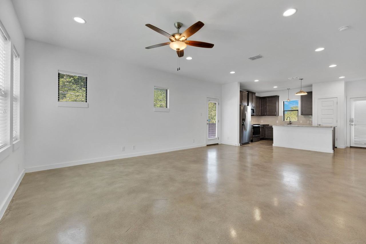 1162 N Olive St - Photo 4 of 29