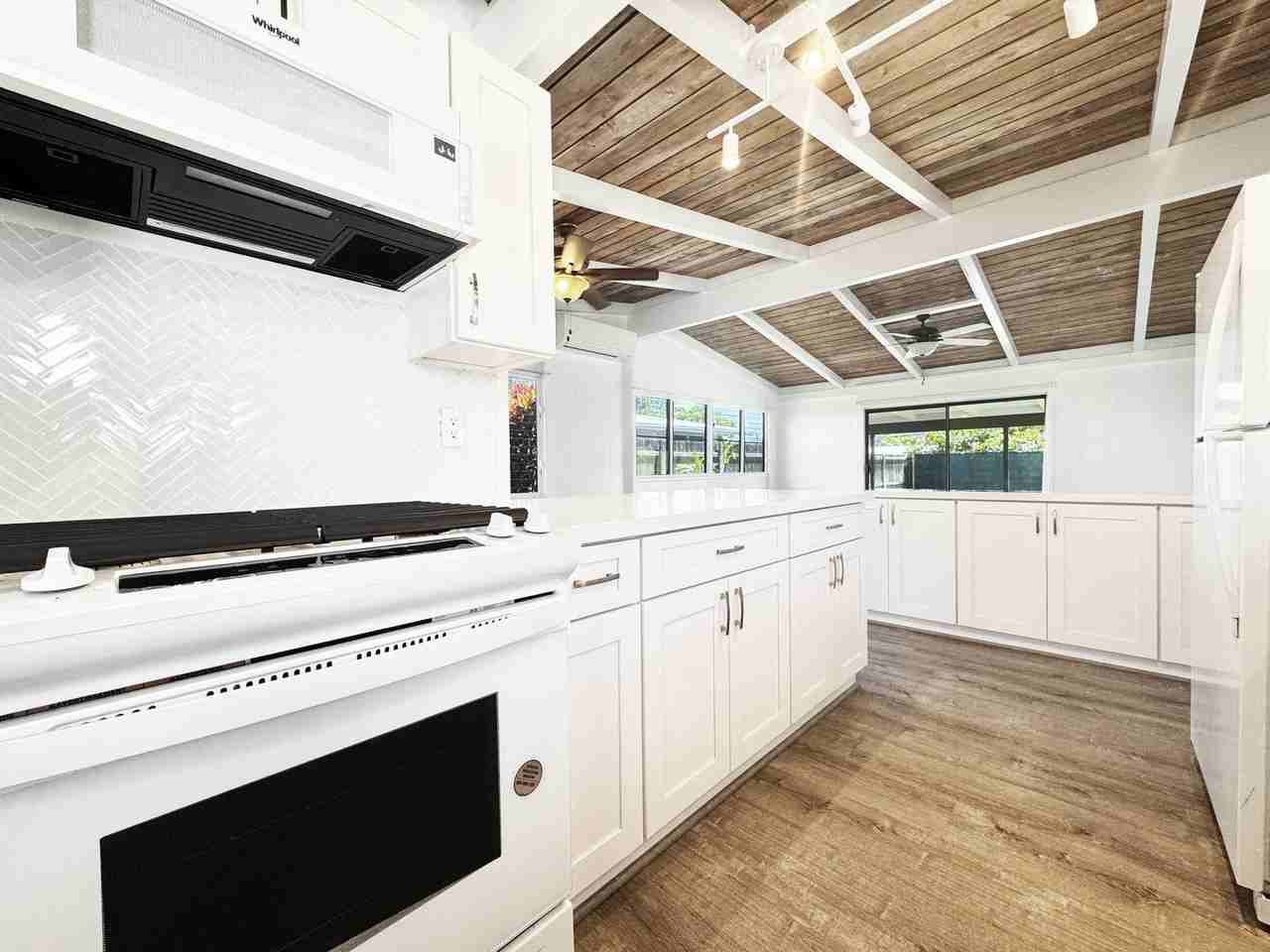 514 Paulele St - Photo 2 of 13