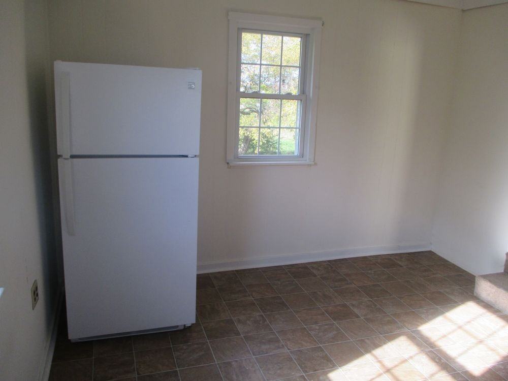 11154 Remington Rd - Photo 3 of 7