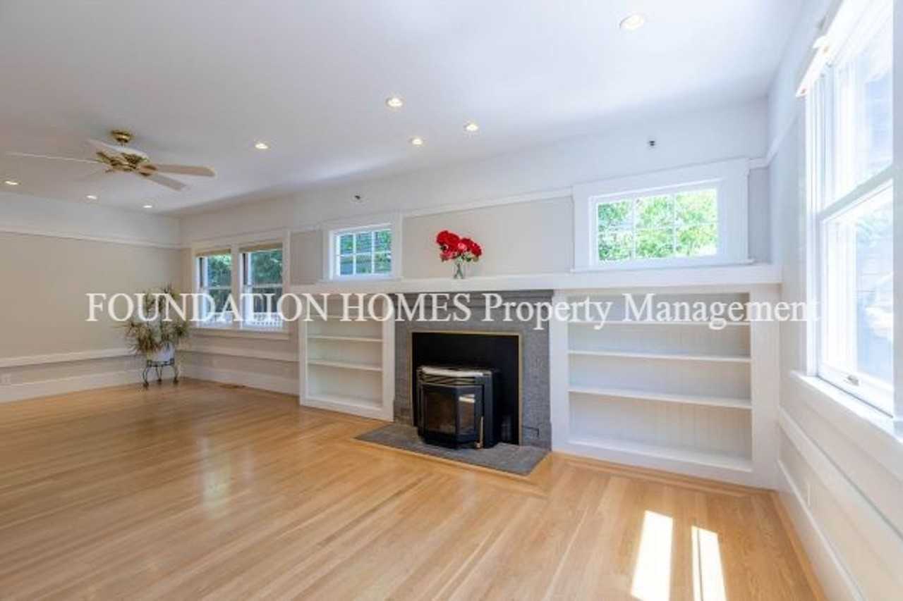 174 Pine St - Photo 3 of 42