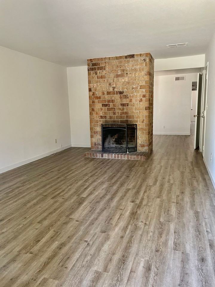 8907 Montoya St - Photo 2 of 12