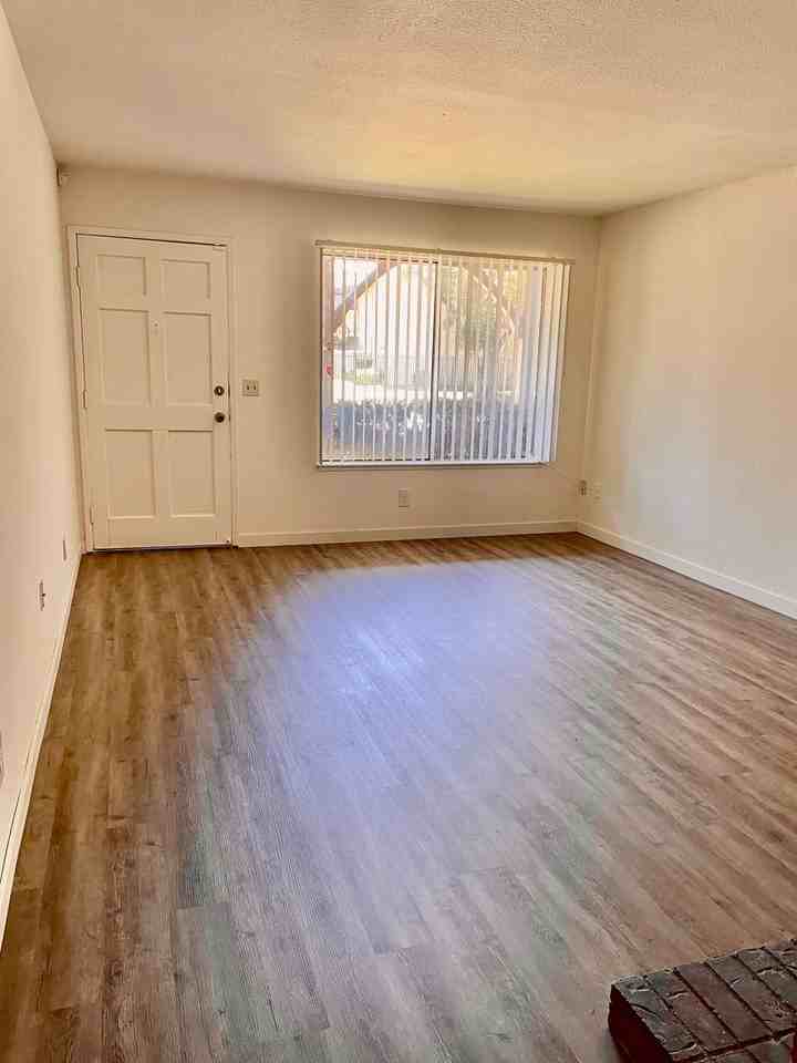 8907 Montoya St - Photo 3 of 12