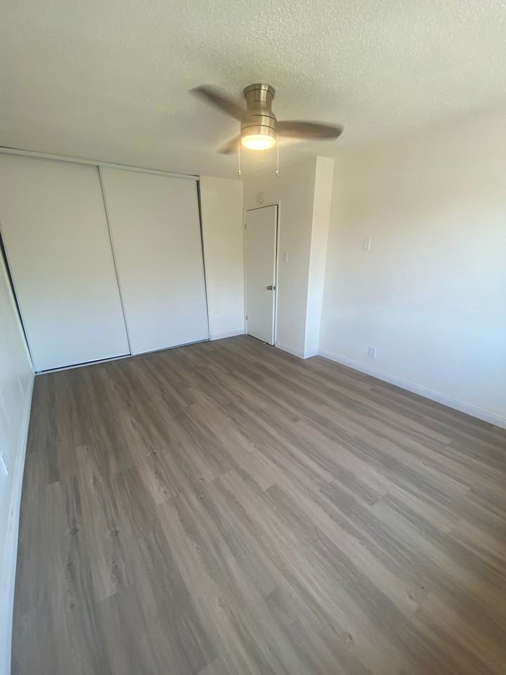 8362 Whitaker St - Photo 3 of 14