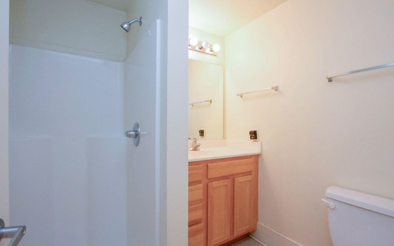 Suites on Lincoln Way - Photo 6 of 18