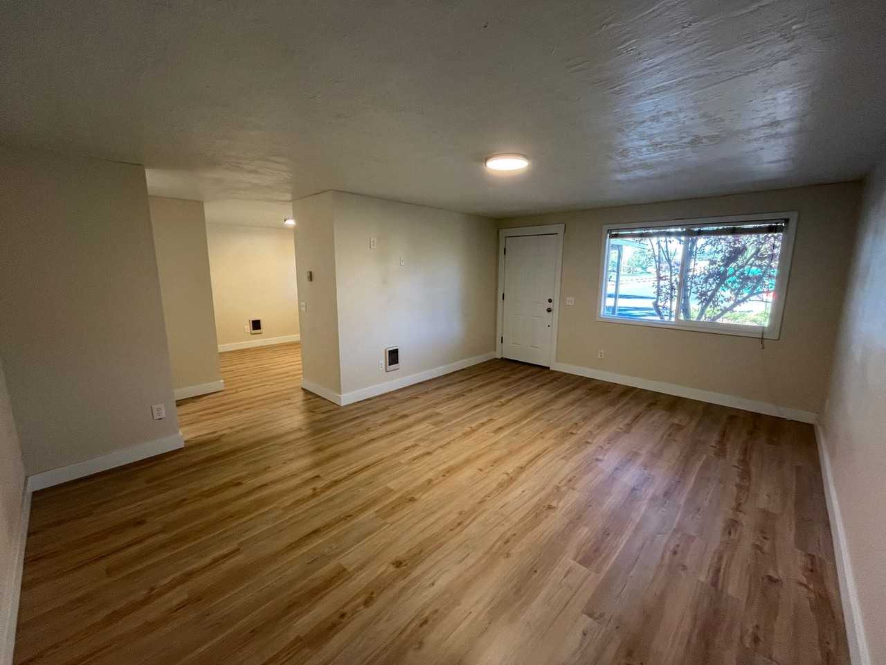 732 Se 5th St - Photo 2 of 16