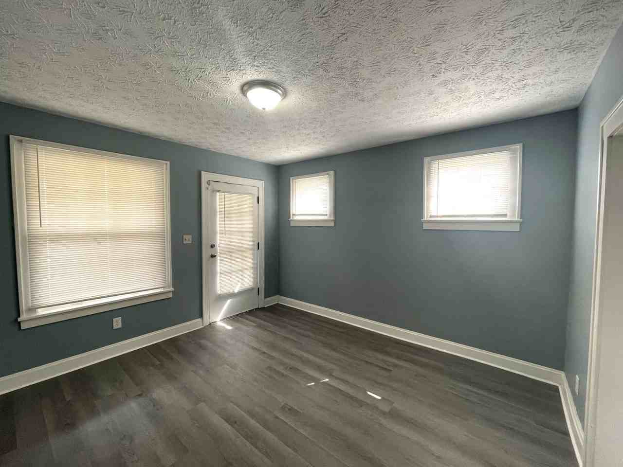 801 Seymour Avenue - Photo 3 of 33