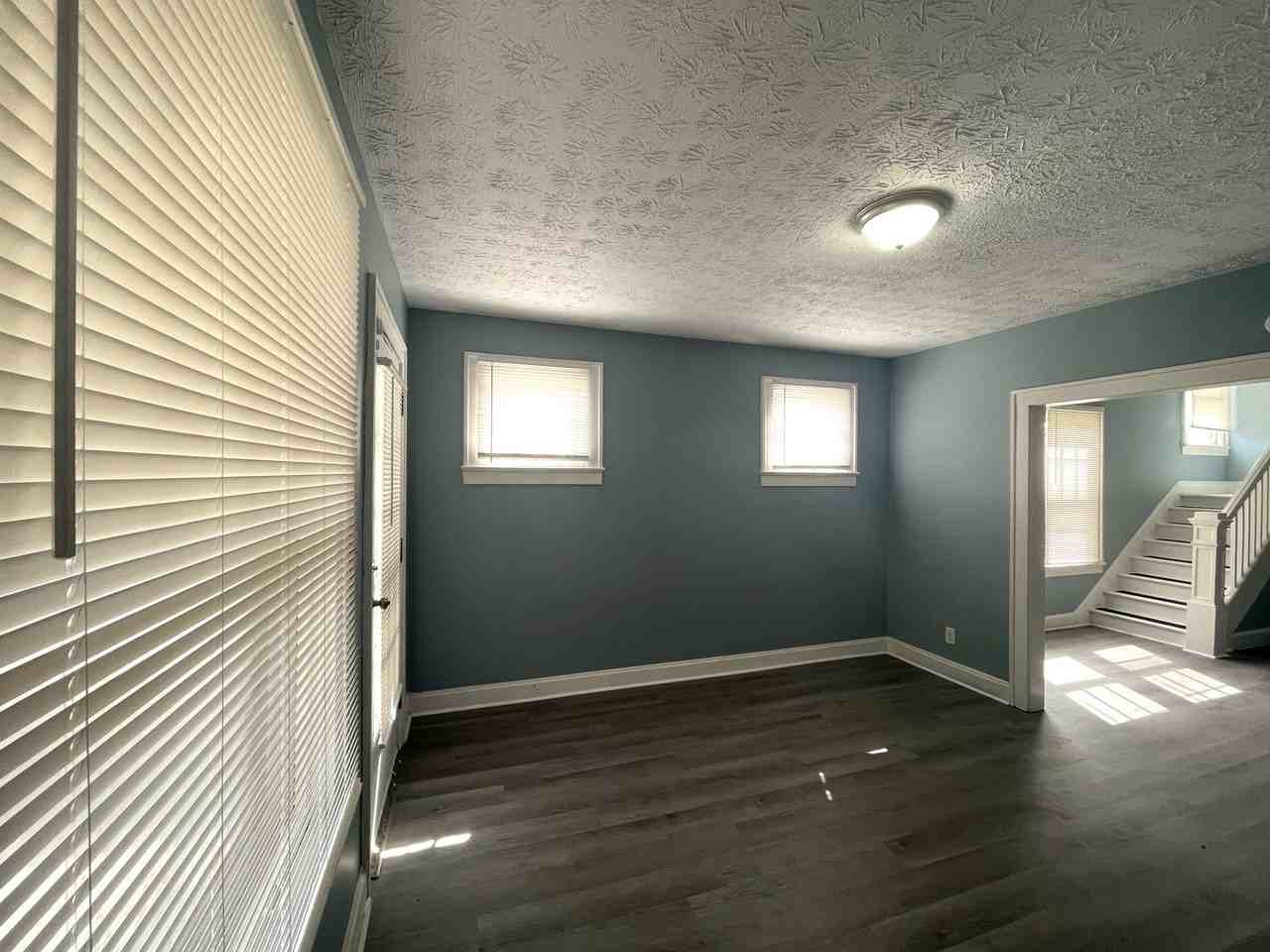 801 Seymour Avenue - Photo 4 of 33