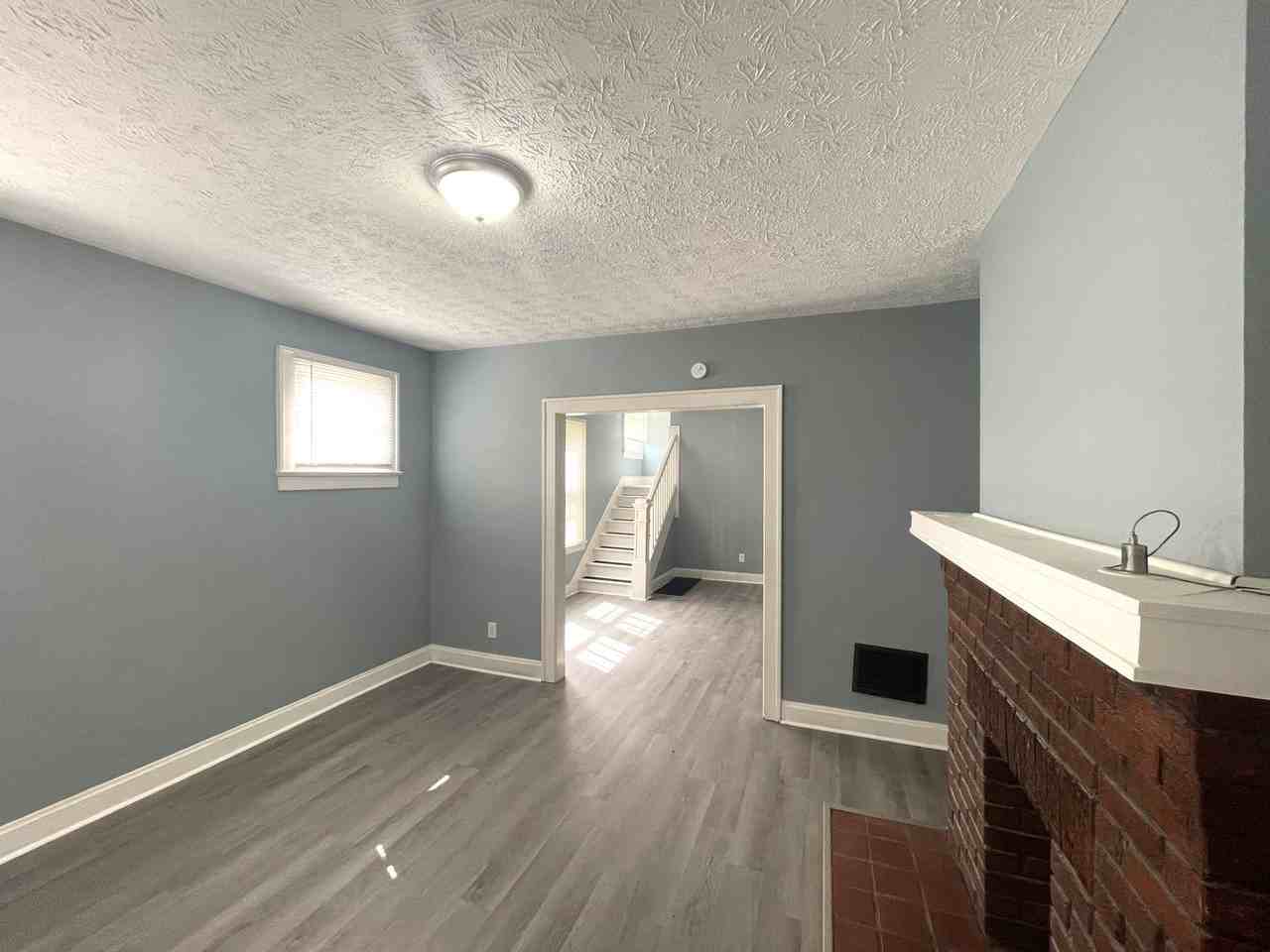 801 Seymour Avenue - Photo 6 of 33