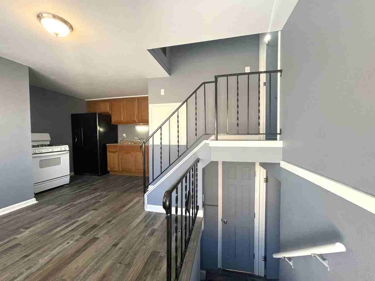 3137 Maize Road - Photo 3 of 27