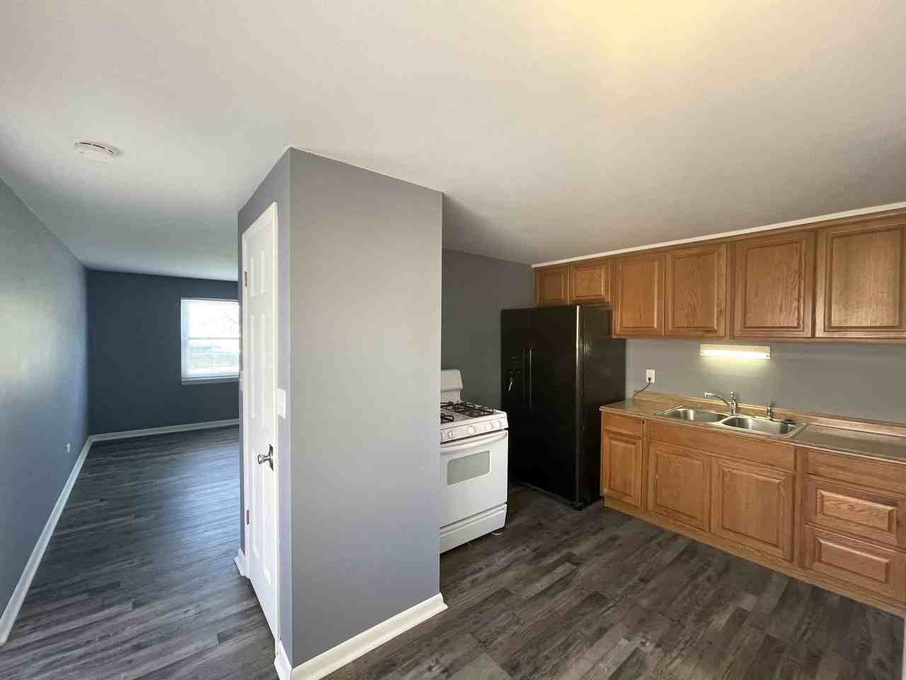 3137 Maize Road - Photo 5 of 27