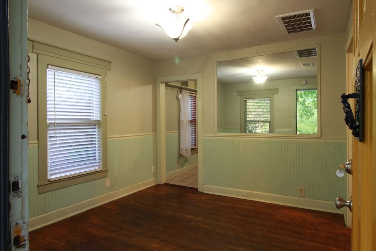 3107 Whitis Ave - Photo 3 of 24