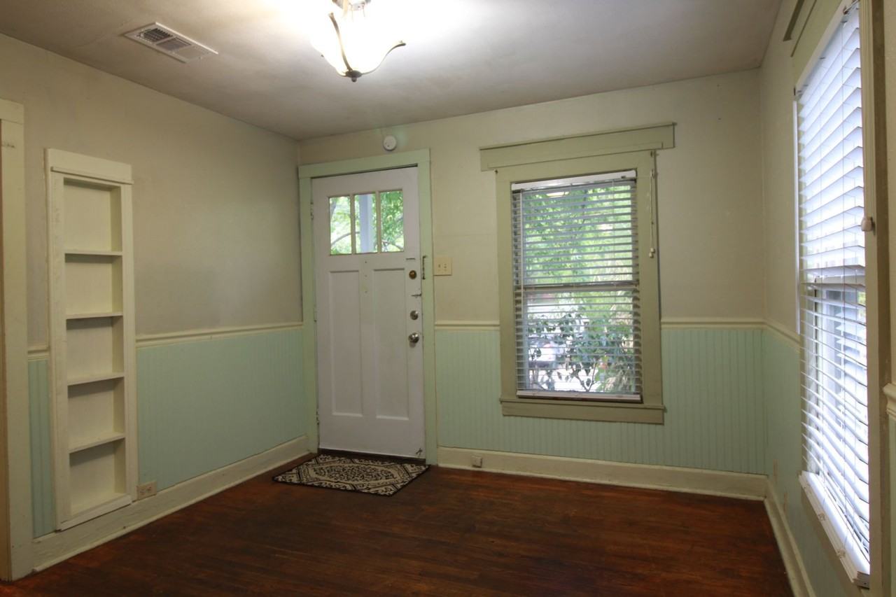 3107 Whitis Ave - Photo 4 of 24