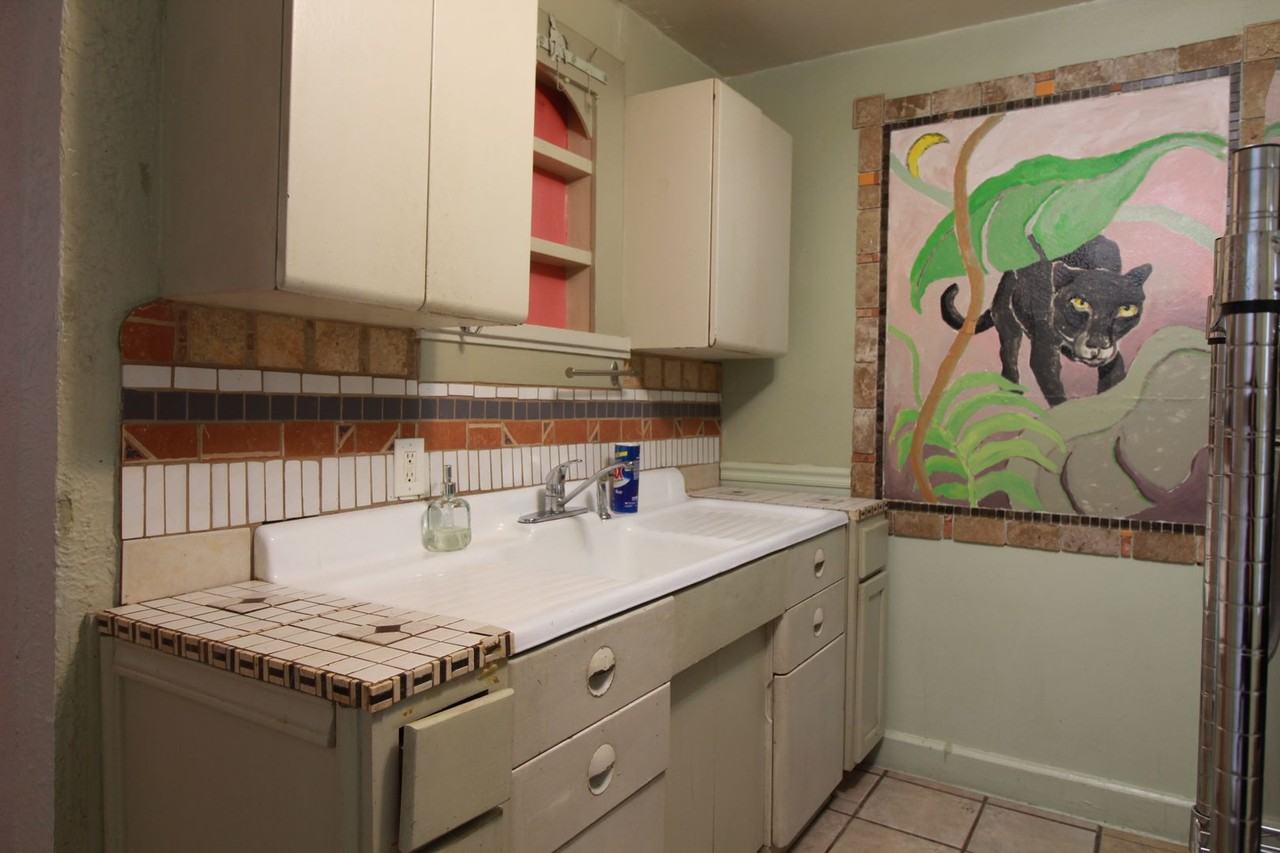 3107 Whitis Ave - Photo 6 of 24