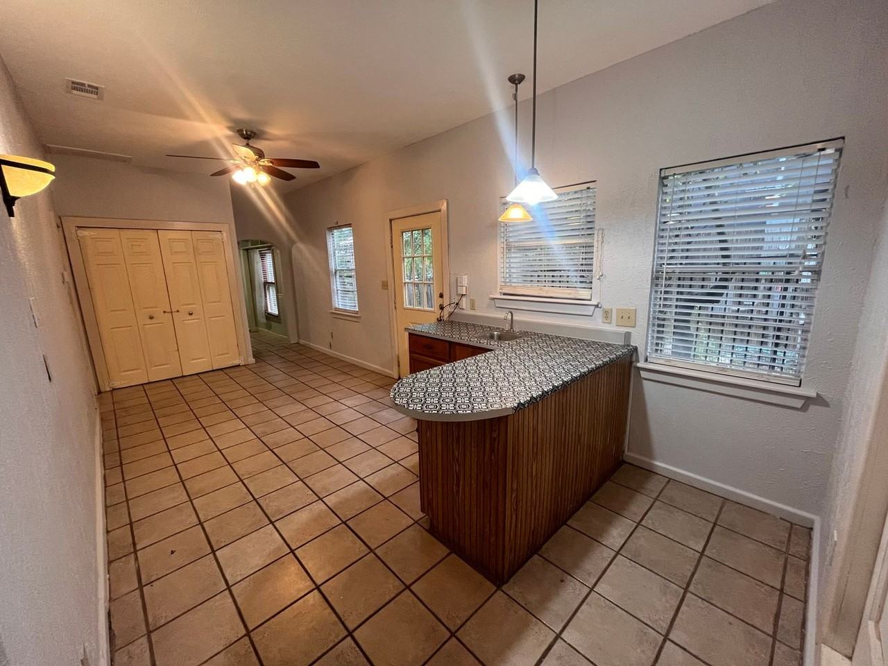 3107 Whitis Ave - Photo 7 of 24