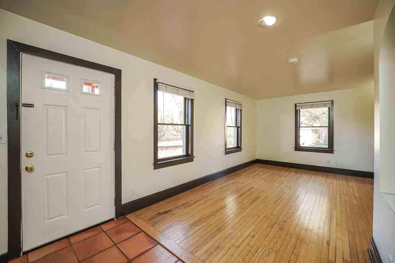 5115 Ne Issler St - Photo 4 of 18