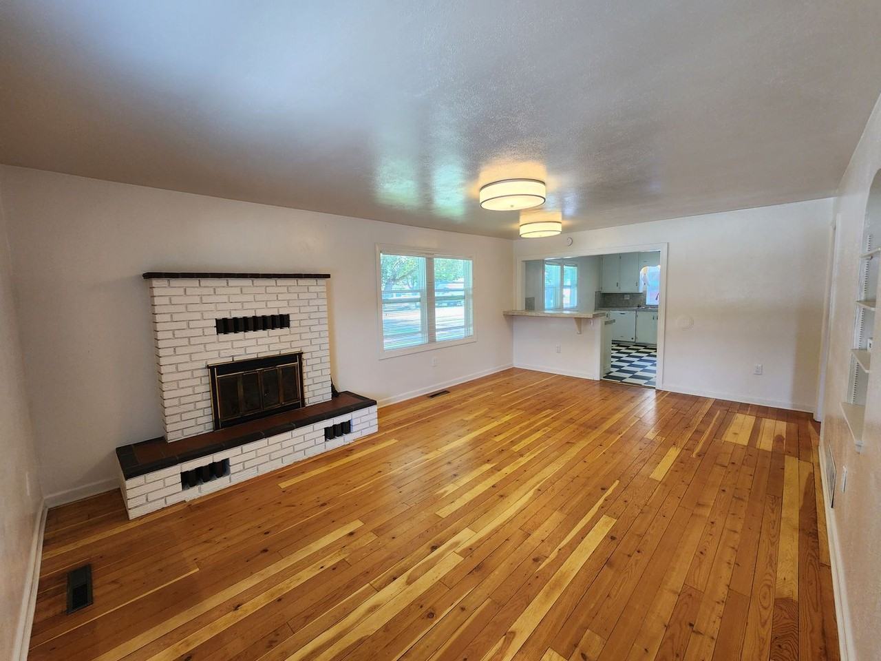 400 S 8th St - Photo 3 of 22