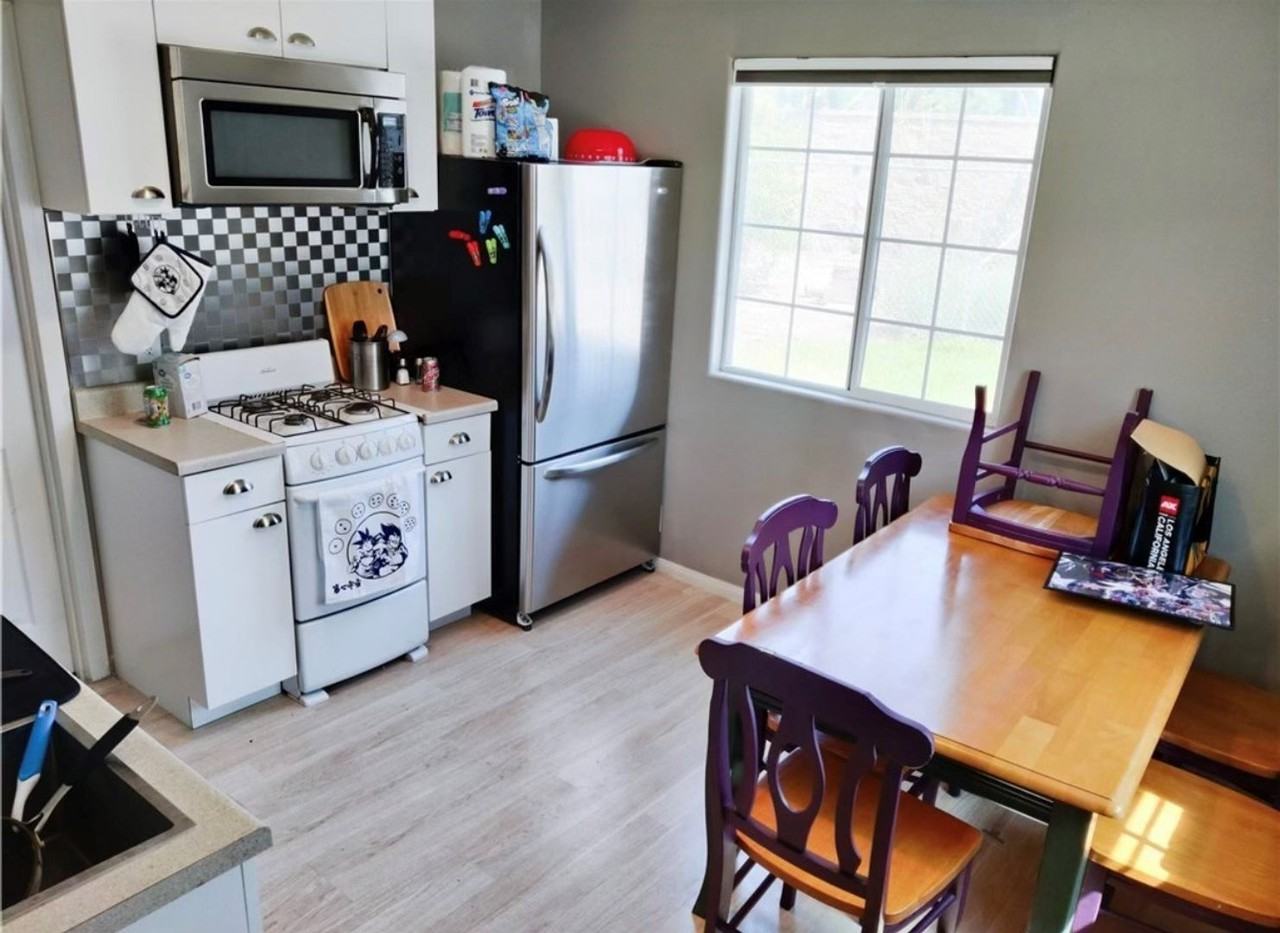 1674 Mathews St - Photo 2 of 6