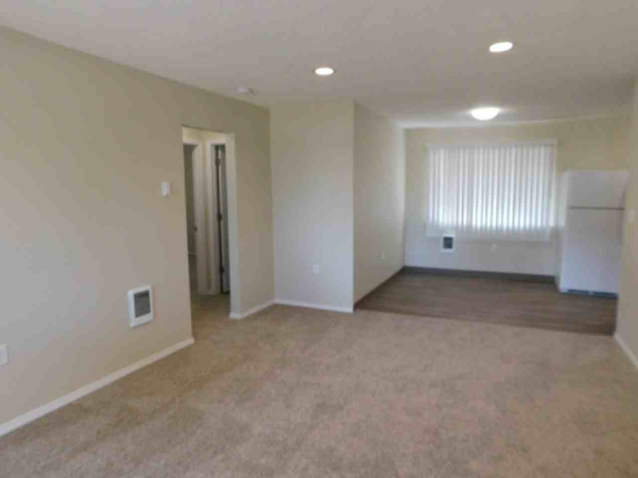 1720 Hines St Se - Photo 3 of 11