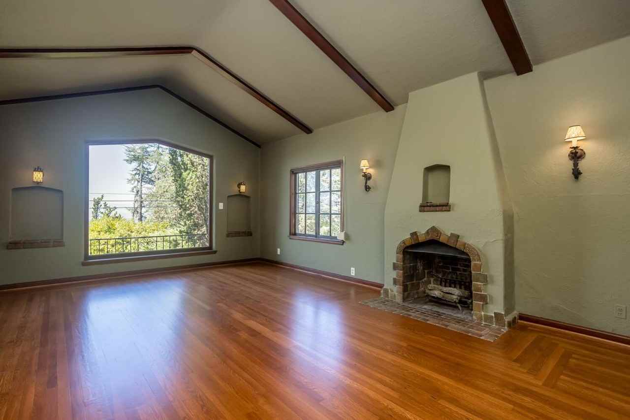 15766 Highland Dr - Photo 2 of 32