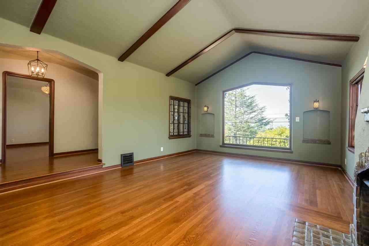 15766 Highland Dr - Photo 3 of 32