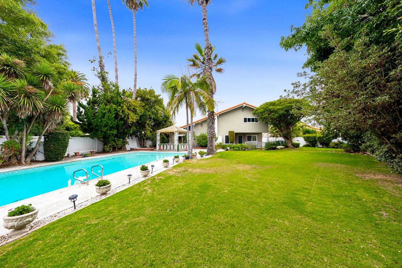 17850 Winterberry St - Photo 3 of 25