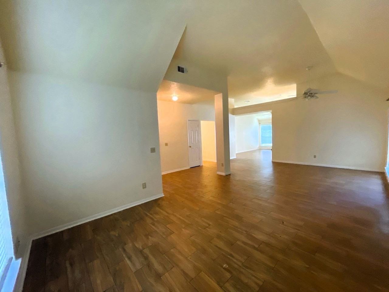 107 S Village Knoll Cir - Photo 6 of 36