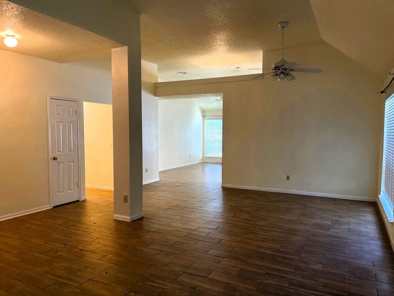 107 S Village Knoll Cir - Photo 7 of 36