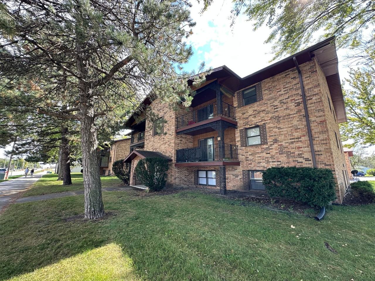 2809 10th Ave N #03 - Photo 3 of 6