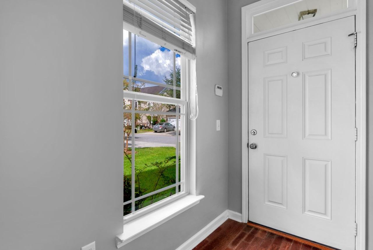 690 Summer Hill Way - Photo 4 of 22