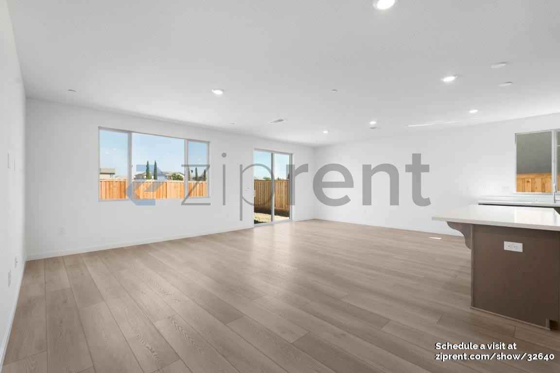 1527 Minories Dr - Photo 2 of 23