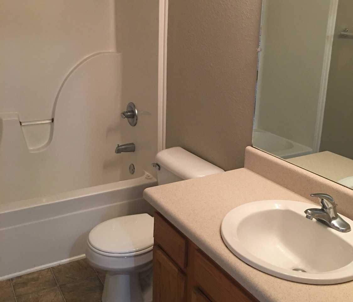 252 Executive Ave Apt 2d - Photo 4 of 4