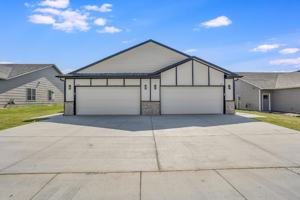 featured image of 5238 N Cypress St