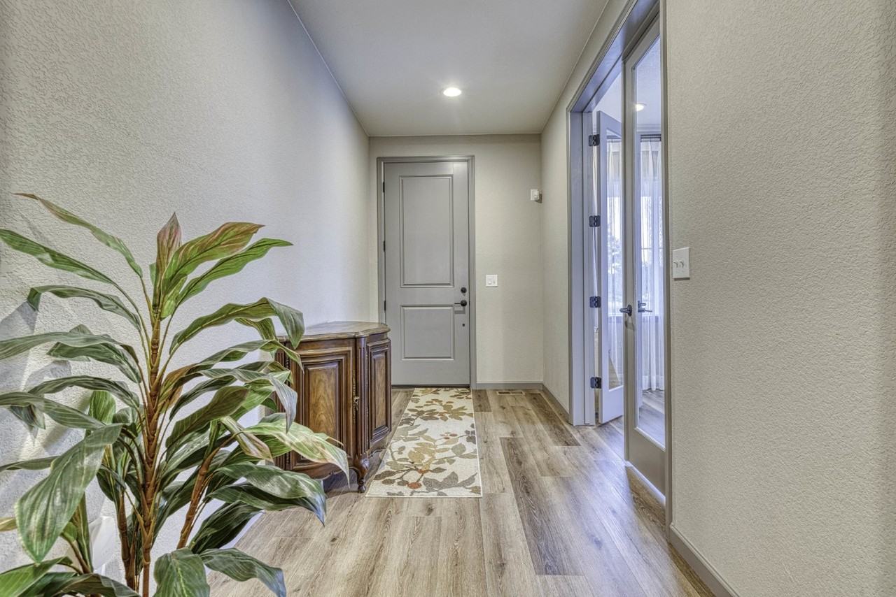 17237 Parkside Dr N - Photo 4 of 36