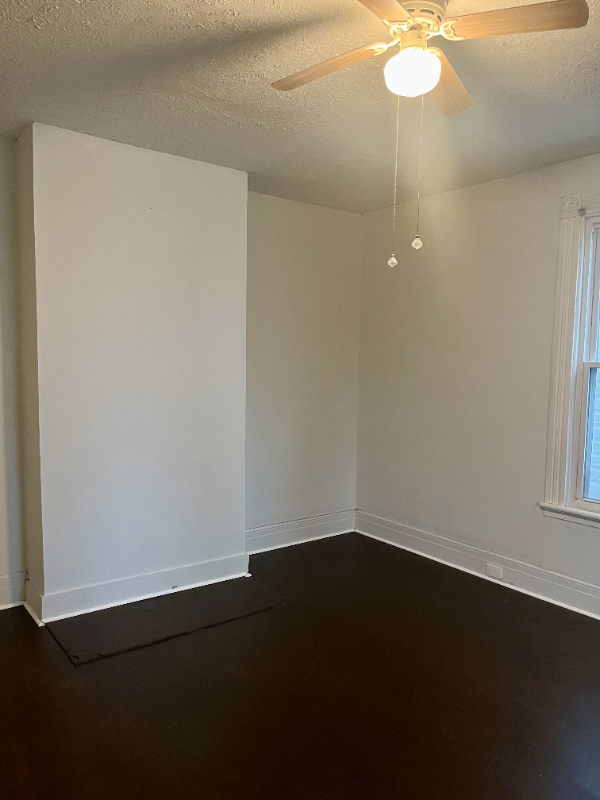 1330 Bedford Ave - Photo 2 of 10