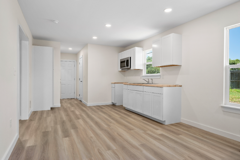 213 Lazy Ln - Photo 3 of 10