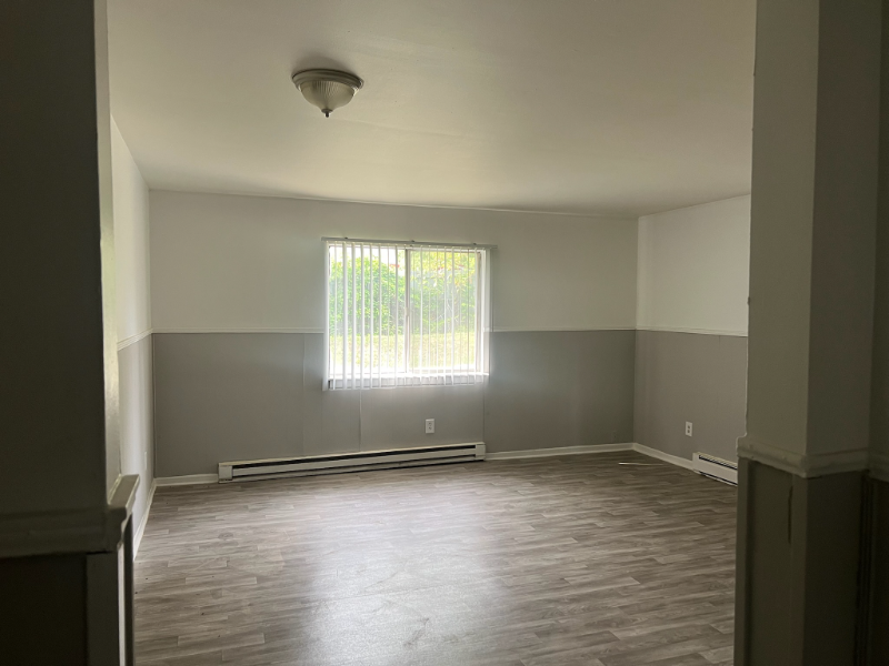 508 Tipperary Dr - Photo 3 of 18