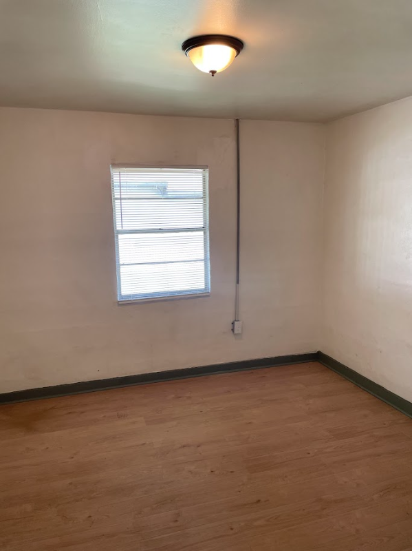 2905 19th St N #2905 - Photo 3 of 13