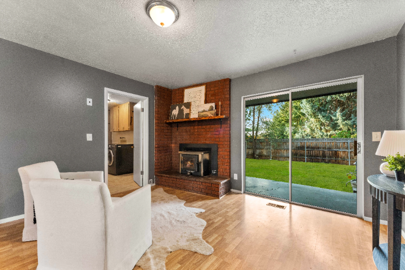 1309 E Main St - Photo 3 of 20