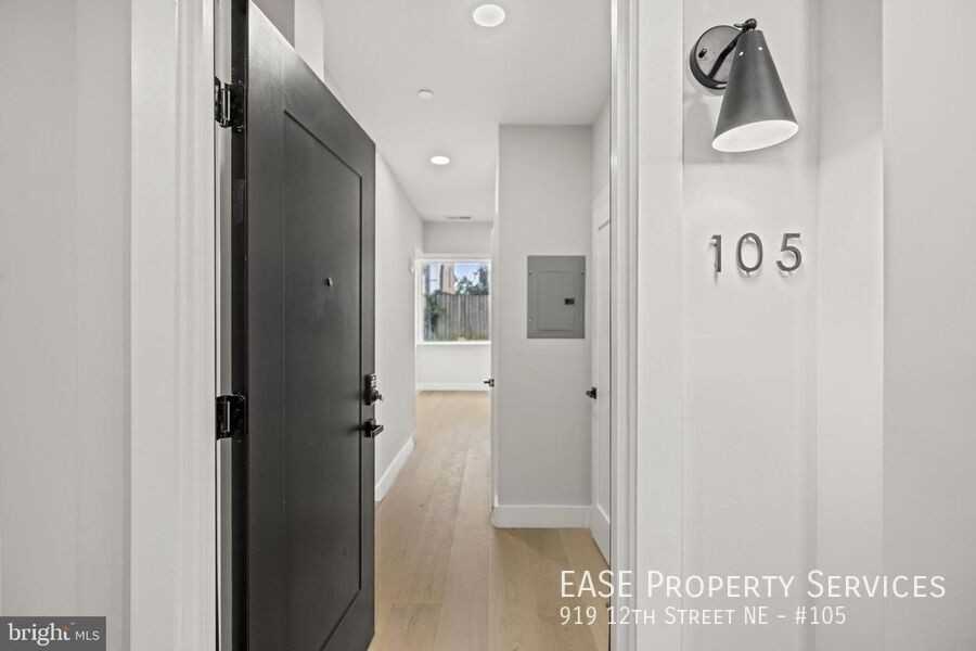 919 12th St Ne #105 - Photo 2 of 21