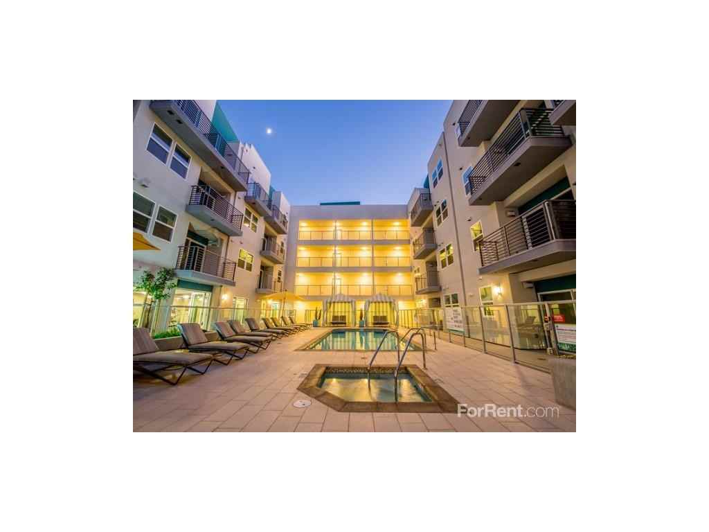 Studio 77 - Photo 2 of 20