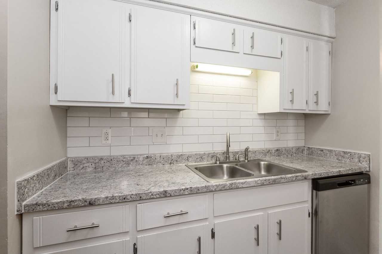 Northwoods Apartments - Photo 4 of 31