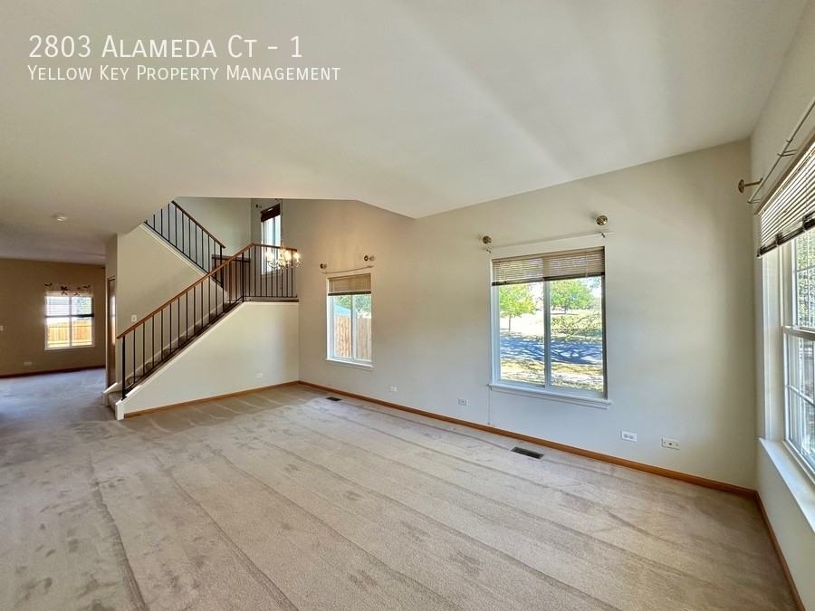 2803 Alameda Ct #1 - Photo 3 of 15