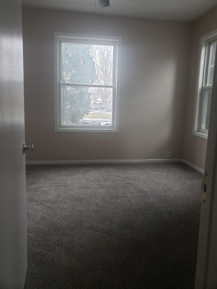 338 West Merchant Street - Photo 2 of 4