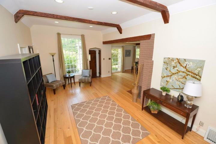 9072 N Lake Dr - Photo 3 of 21