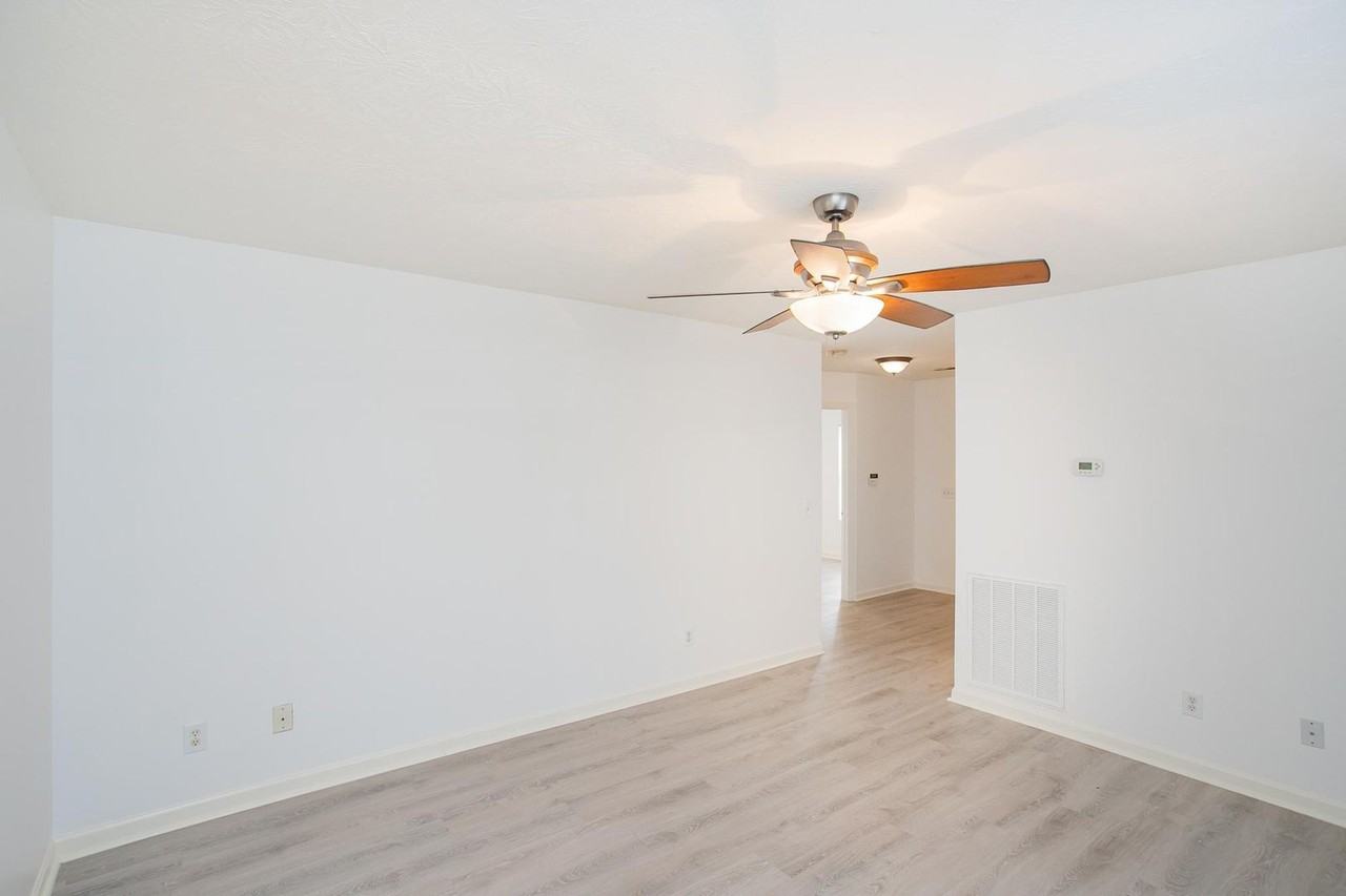 517 Longleaf Court - Photo 7 of 41