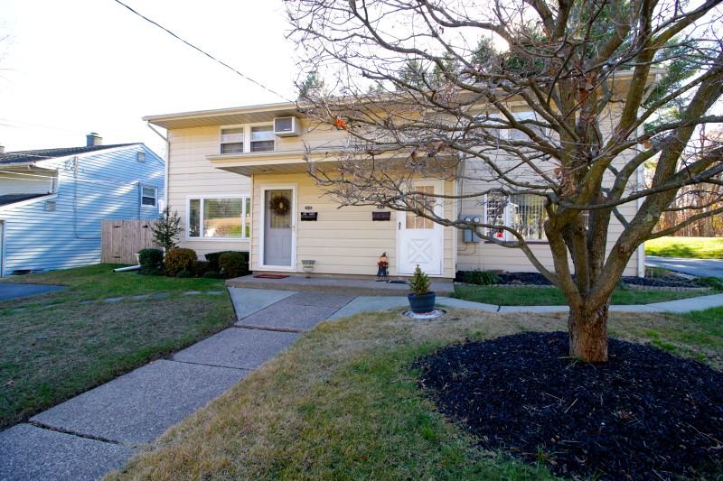 10 Douglas St - Photo 2 of 17